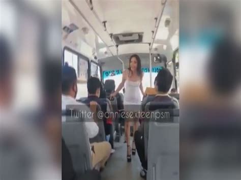 tetas en el bus